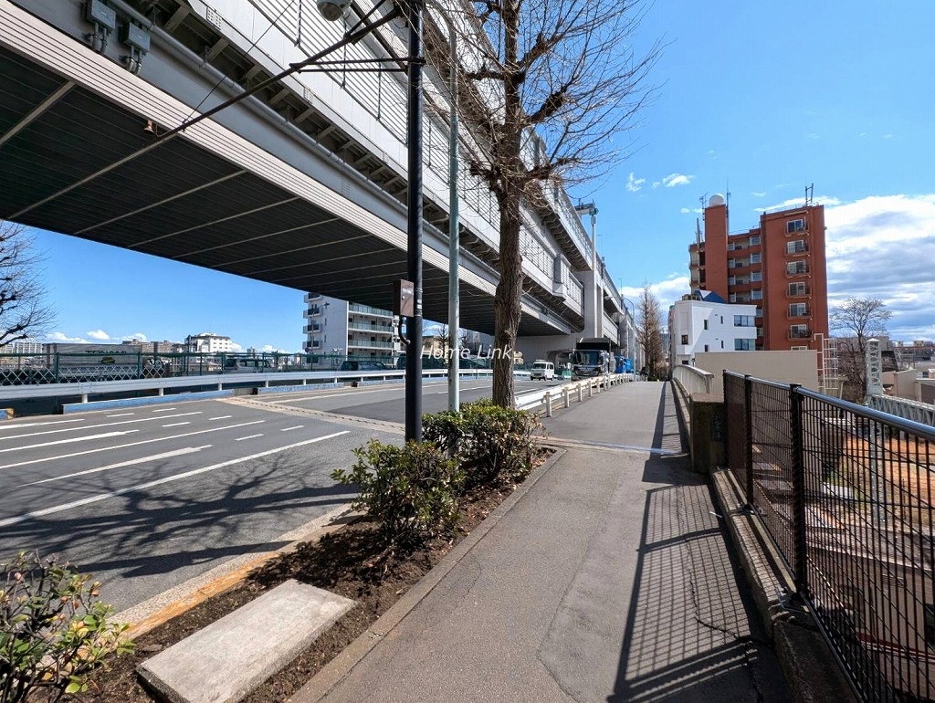 ルピナス大山グランドタワーjステージ　東側 前面道路